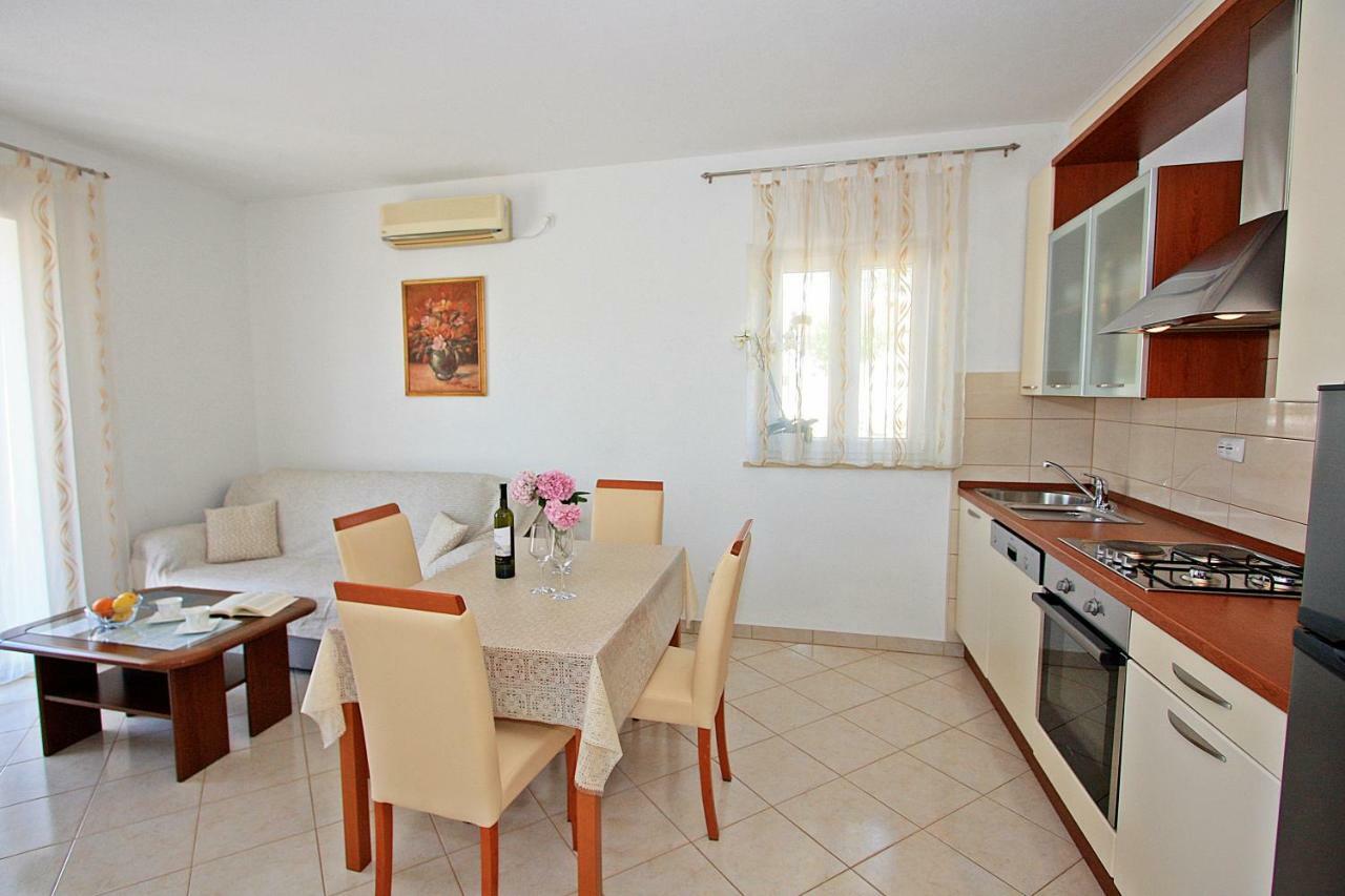 Apartment Igor Supetar Bagian luar foto
